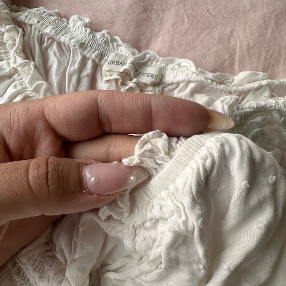 UO ROSIE SMOCKED TIERED RUFFLE ROMPER - Picture 4 of 4